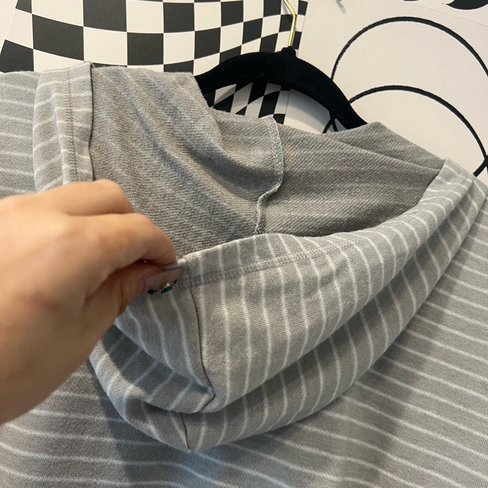 🩶Gray/White Striped Pocket Hoodie🩶 - Picture 6 of 6